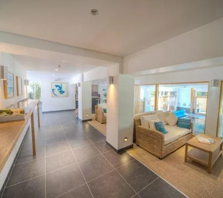 House 1 * Looe